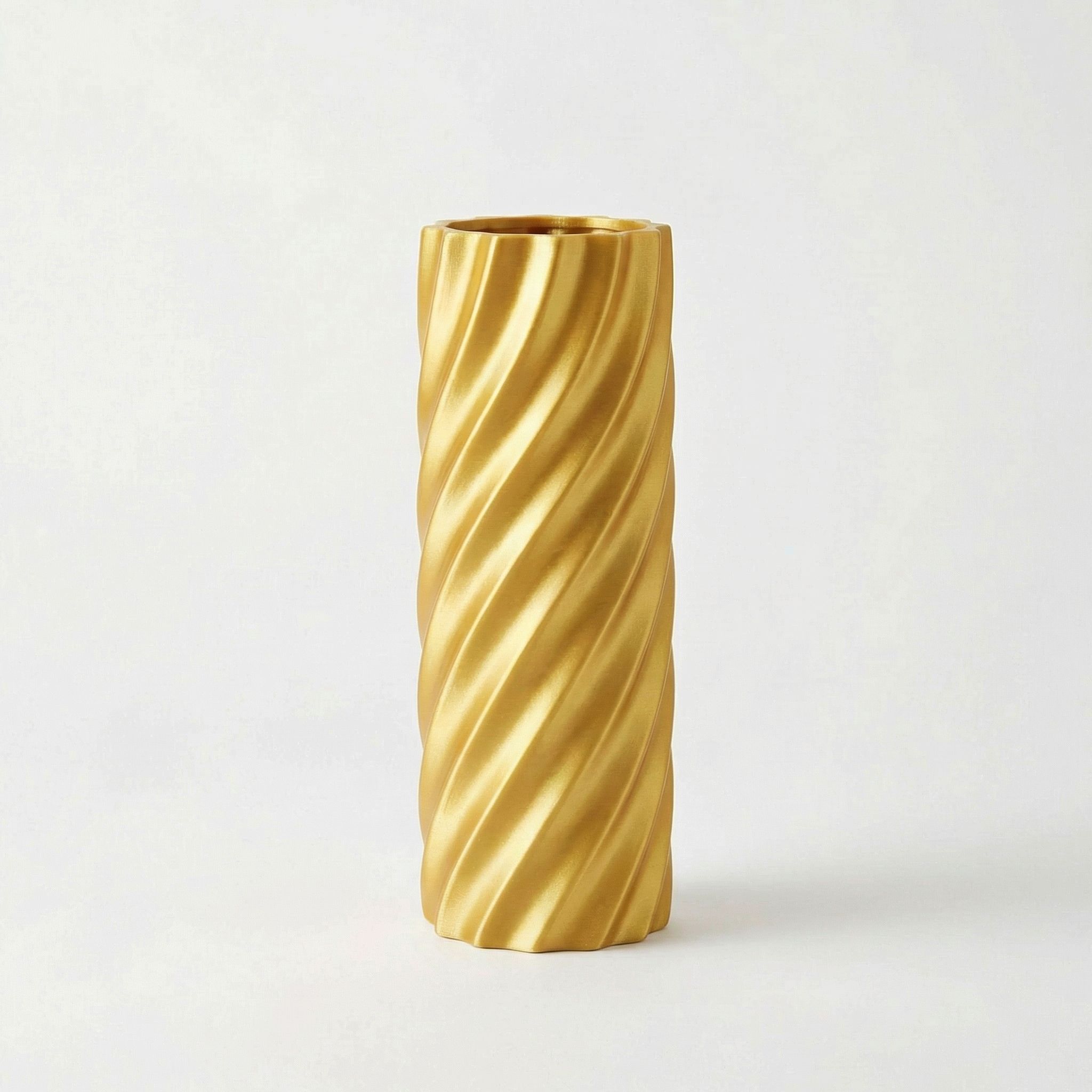 Spiral vase in silk gold